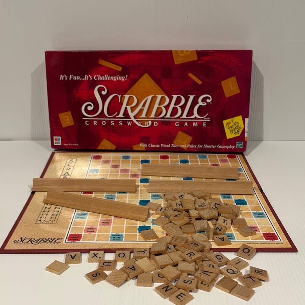 Hasbro 1999 Scrabble Crossword Game